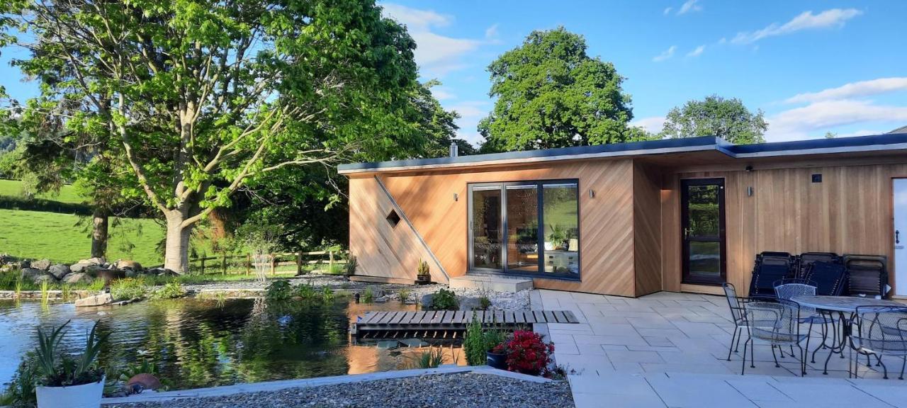 Mid-Wales Farmhouse, Swimming Pool, Tranquil Countryside Views, Sleeps 14 Meifod المظهر الخارجي الصورة